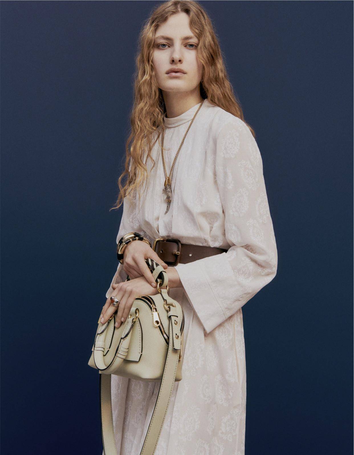 本质|2020早秋服装:让服装本质说故事,Chloe用基本元素大玩穿搭游戏