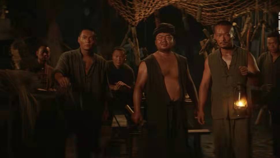 什么|《黑木林》这部被高估了恐怖，低估了人性的电影，活该突破一个亿