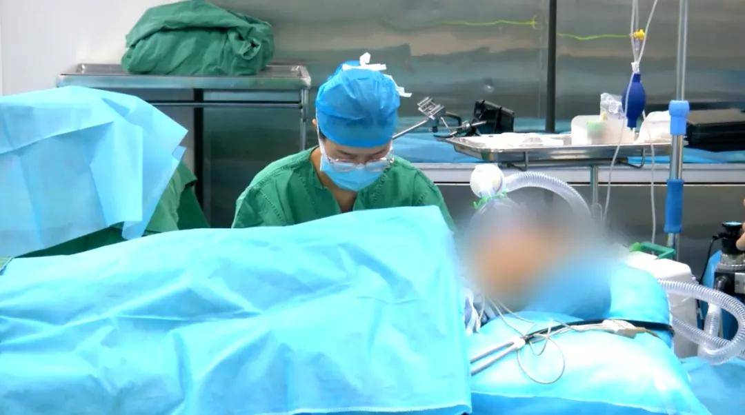 老人|股骨颈骨折、骨质疏松！101岁高龄老人意外摔倒，做了这个手术后...