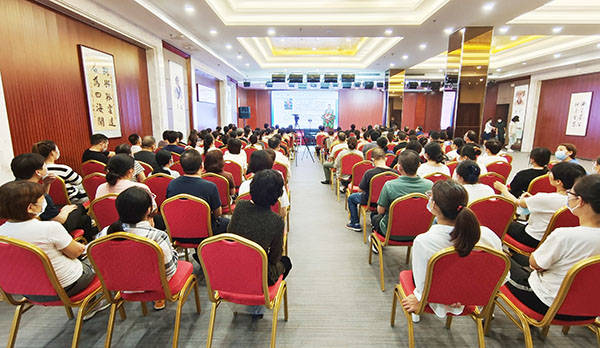 错误|其实很多人都在错误地吃油，曾晓飞教授的一堂课点醒“梦中人”