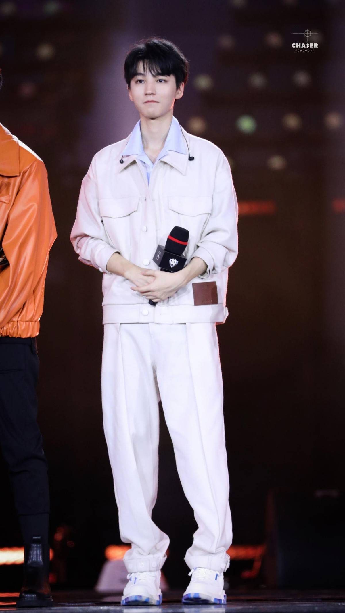 形象|王俊凯现身英雄联盟明星赛，一身清爽打扮，妥妥的校园剧“男主”