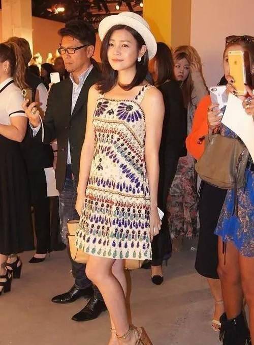 黑色|仙女纯欲穿搭公式，不穿小裙子夏天就要过了！吊带裙怎么穿才好看？