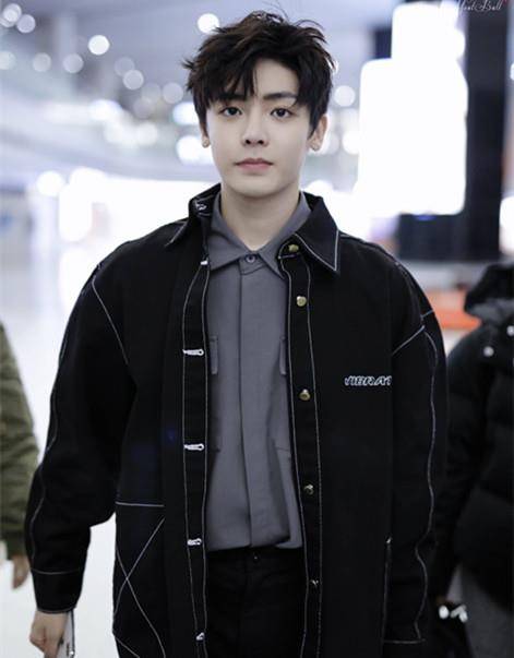 黑色|侯明昊戏好衣品更好，每回出场都惊艳，真是个迷人的“小妖精”！