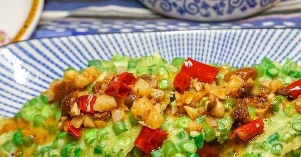 蔬菜|懒人早餐新吃法,加2个鸡蛋拌一拌,10分钟就好,孩子能吃3、4个