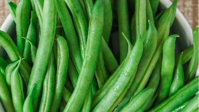 食谱|蒜香四季豆配辣椒酱这些蒜味四季豆是一道美味 简单的配菜