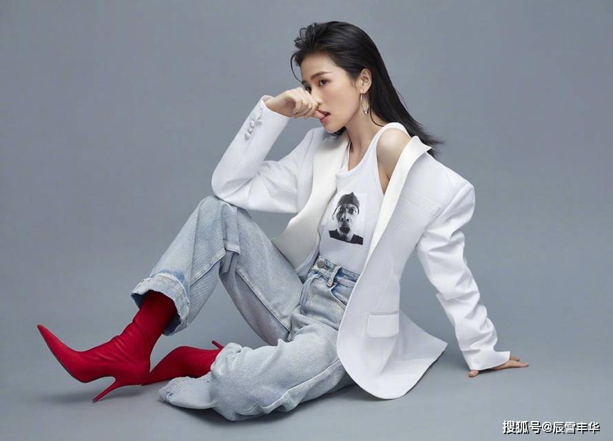 连体|白鹿这身打扮好厉害!连体“工装”短裤配白衬衫,美得大气又好飒