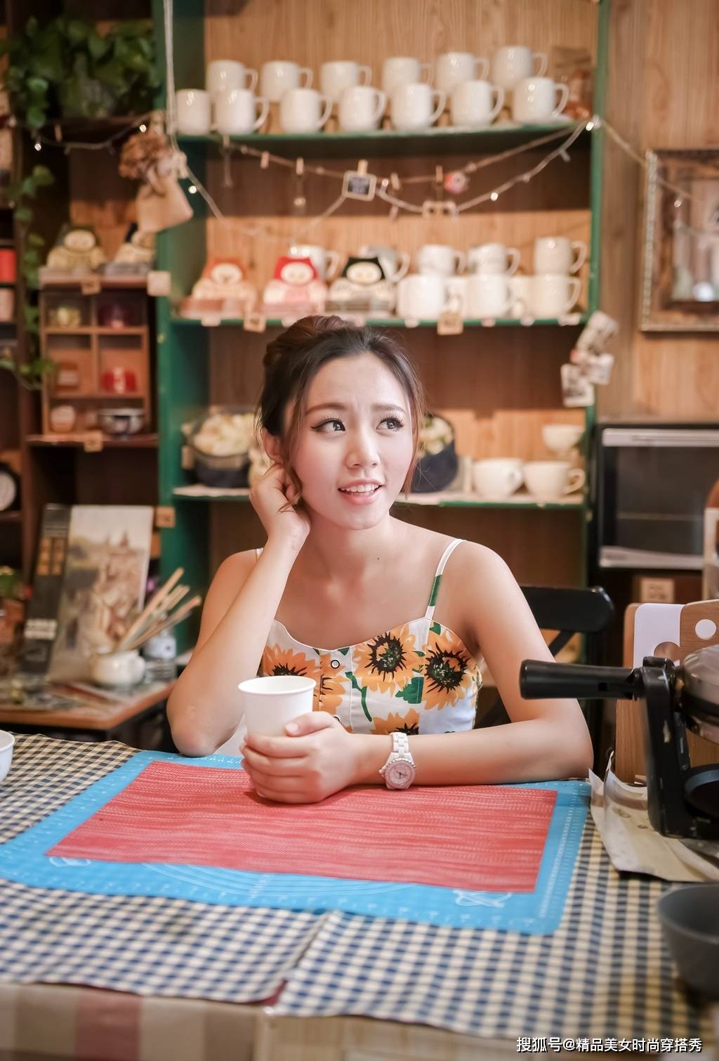 吊带|夏天都爱穿的裙子，多彩的色调瞬间让你整个人都丰富了起来