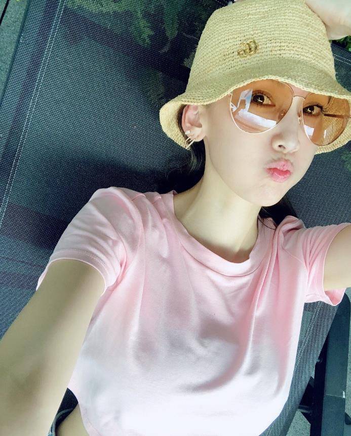 太阳镜|学学陈若仪的夏季清新穿搭！提高腰线，还可以秀出长腿！