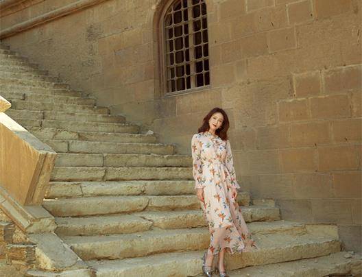 藏蓝色|陈乔恩OL造型化身冷艳女神，穿帅气西装气场超A，确定你有40岁？