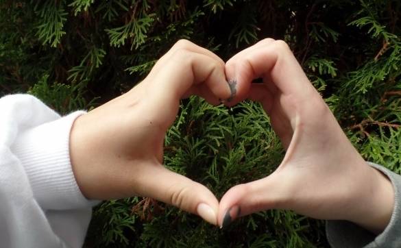 因为|“俺住院让俺儿子照顾，你坐月子让你妈照顾”“好，孩子跟俺姓”