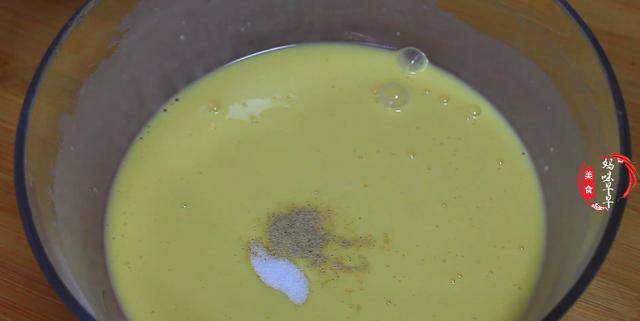 方法|一把韭菜直接扔进锅里，金黄酥脆，香味四溢，当早餐营养又省时间