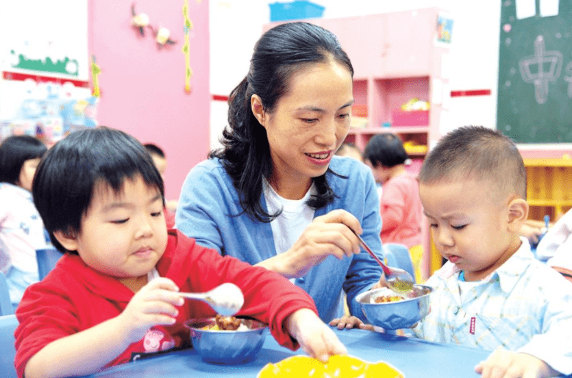 调整|催生三胎不见效，幼儿园将迎来大调整，家长表示：后顾之忧解决了