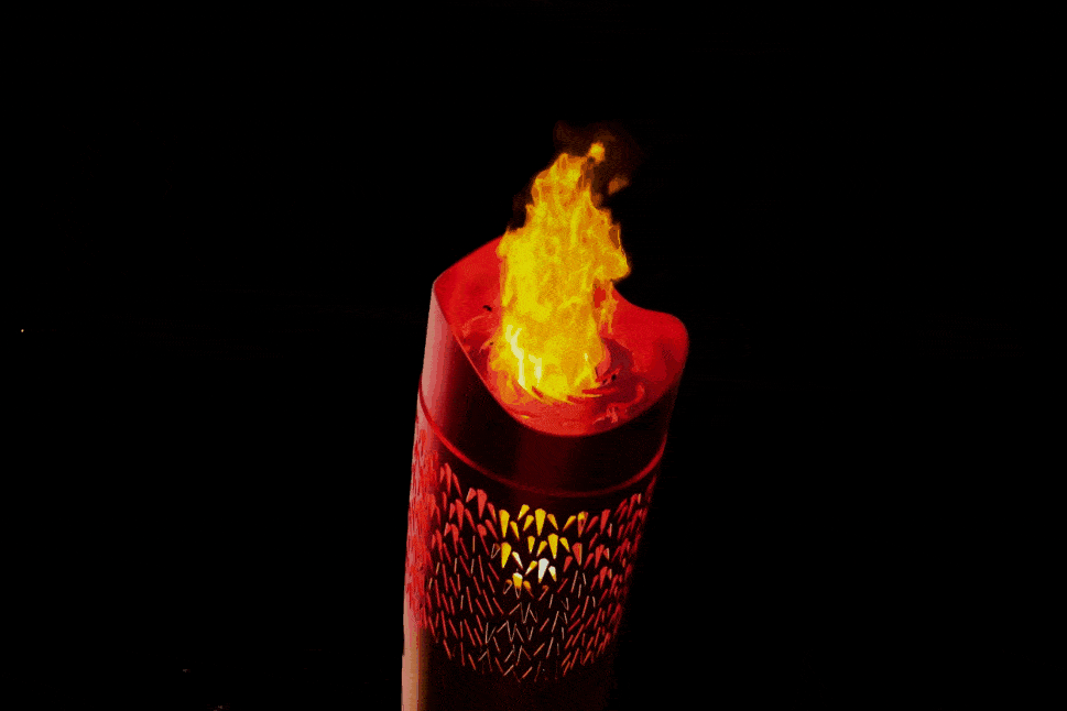 文化跨界体育,太阳神鸟淬炼大运之火:第31届世界大运会火炬亮相金沙