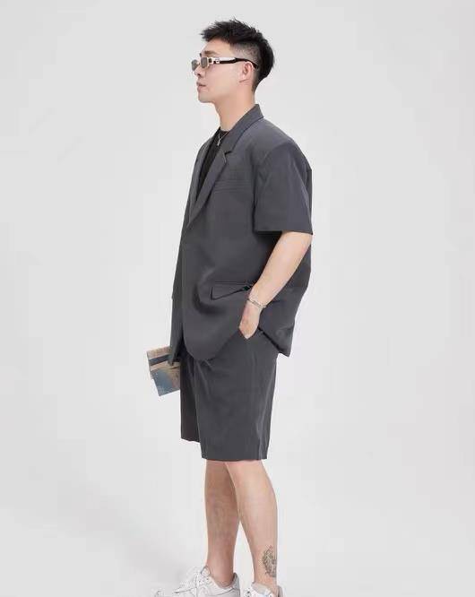 服装|穿衣“高级”和“不高级”的区别，多半体现在3个方面，建议照搬