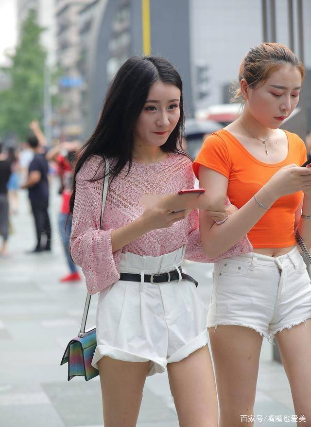 上衣|时尚质感的打底裤充满青春的运动活力，简约也是一种美，温婉可人