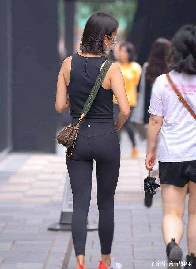酷酷|酷酷装扮的瑜伽裤充满青春的时尚活力,气质十分出众,时尚前卫