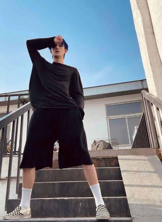 易姐|在吗,你喜欢什么类型的黑怕男孩?