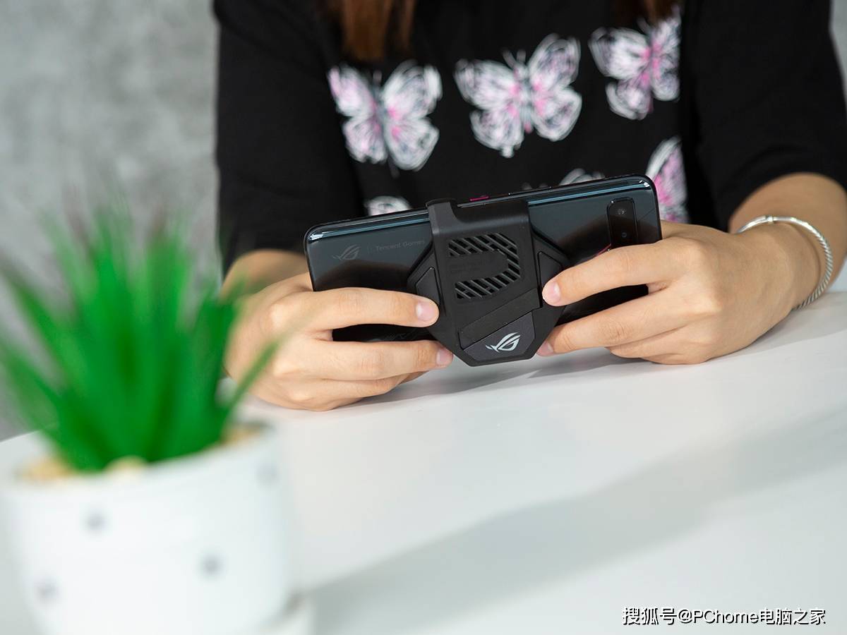 评测|腾讯ROG游戏手机5s Pro评测：无压力跑元神的次时代游戏神器