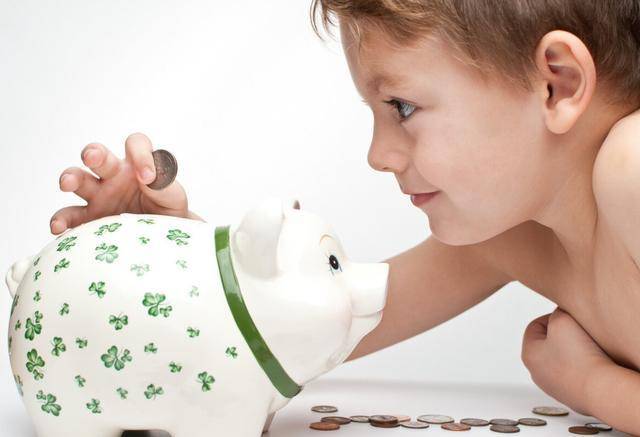 家长|孩子6岁前有这3种“节俭”行为,将来可能没出息,父母别沾沾自喜