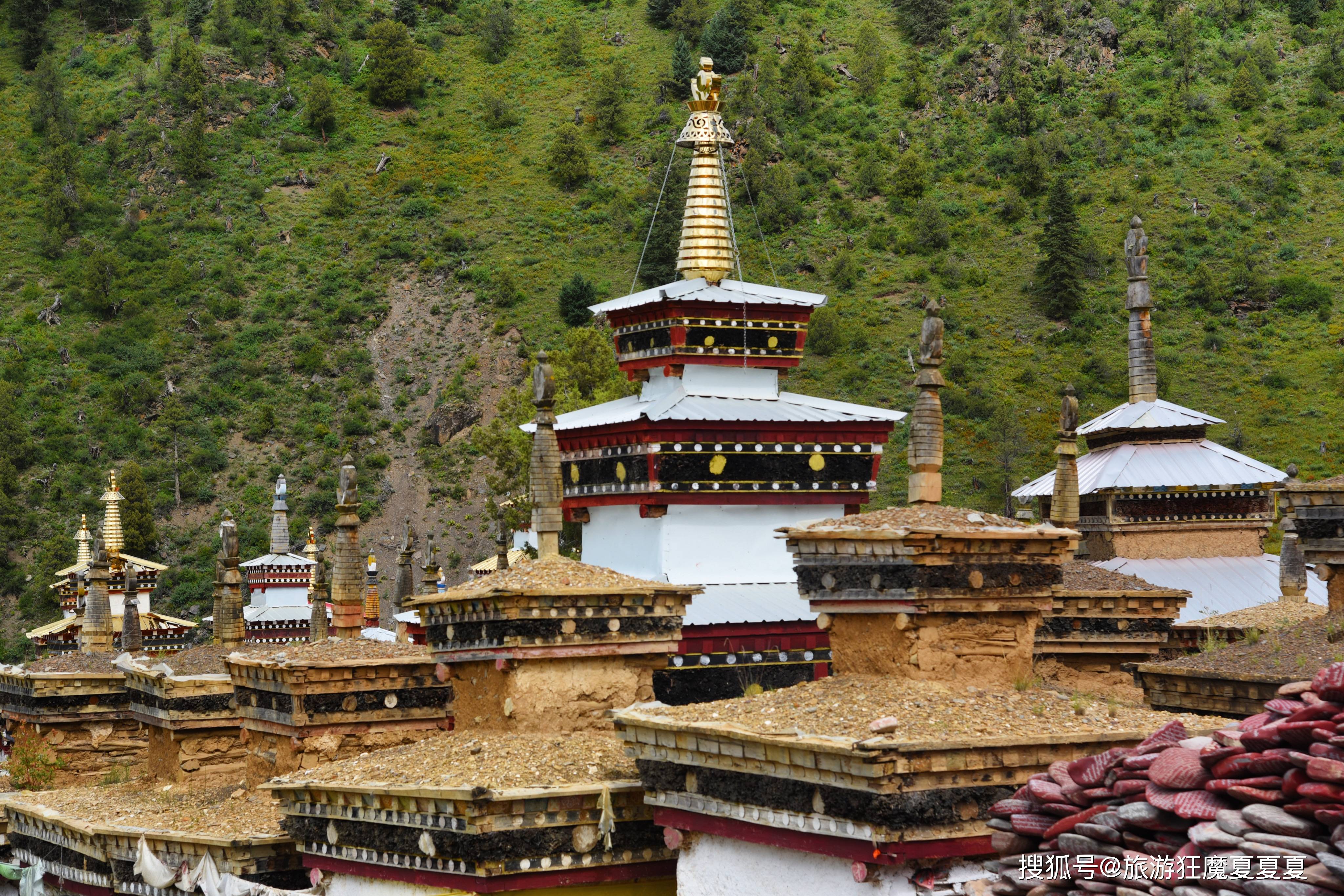 800年前的佛塔见过吗？100多座方形怪塔接连成片，堪称西藏一大奇观