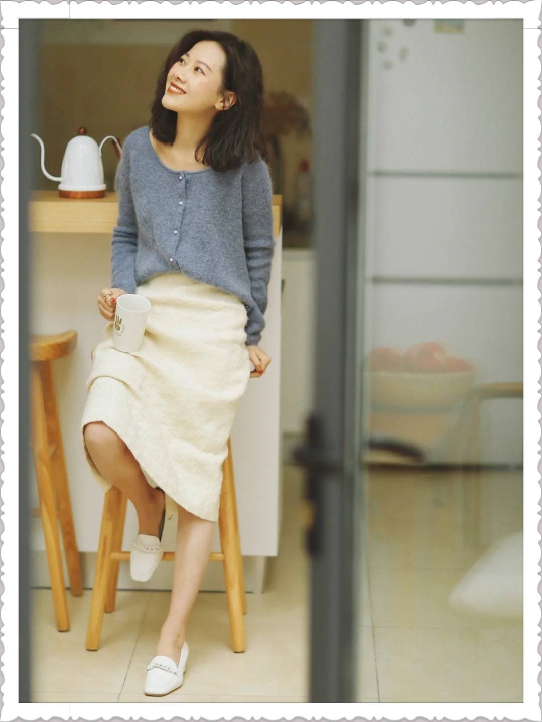 流苏|小白鞋不火了，今年爆红的这款鞋子，配西装和裙子很美