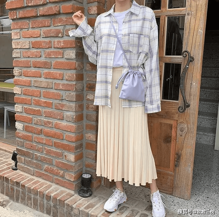 衬衫 女生的“纯欲风”衬衫穿搭