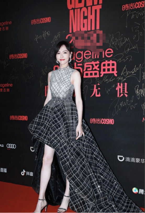 鱼尾|唐嫣头戴王冠好贵气,穿鱼尾裙展现身材曲线,有种说不出的高级感