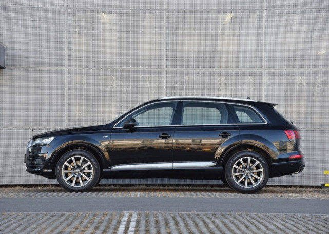 奥迪q7改款上市 配置提升名称更改 价格也涨了 车型