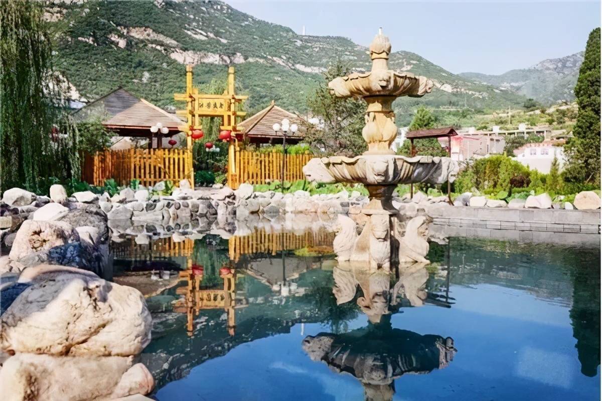 山西首家集温泉沐浴休闲养生水上乐园生态旅游会务拓展景区