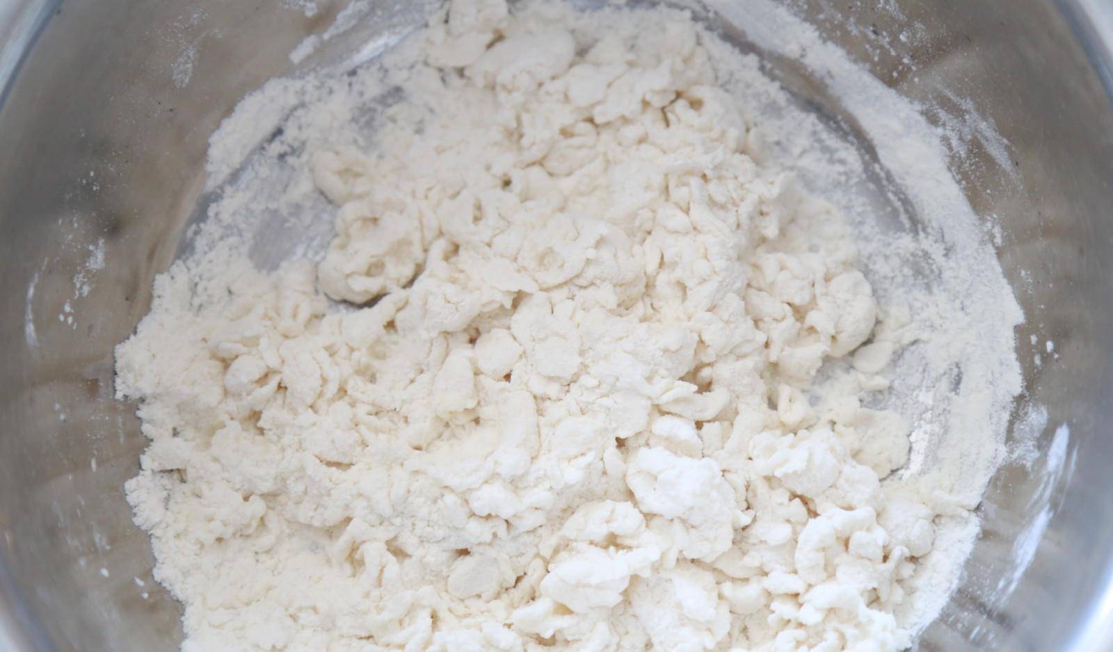 做法|早餐新做法,卷一卷不用蒸,5分钟出锅,咸香松软,全家人都爱吃