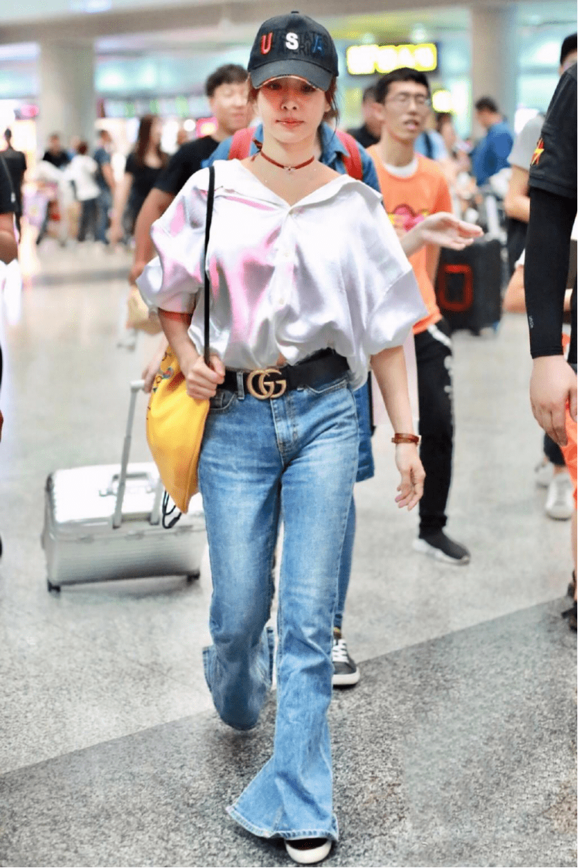 颜色|2021年入春流行“拖地裤+平底鞋”,简约舒适时髦,太好看了