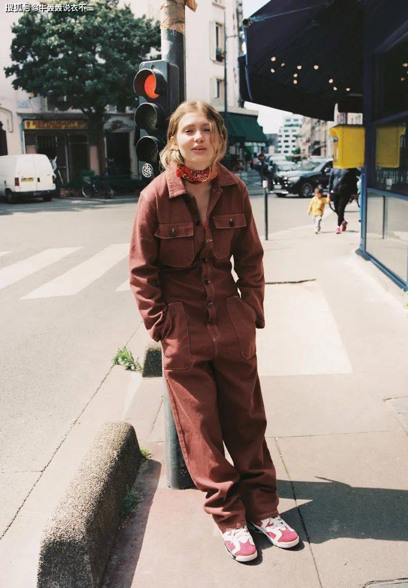 都靠|都靠这些颜色,拯救了我不想穿黑白灰的秋天