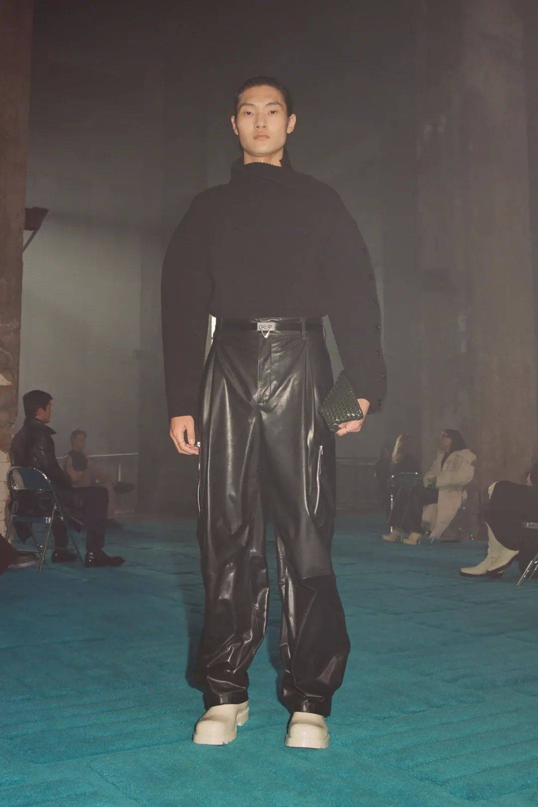 设计|跨越繁复的简洁：Bottega Veneta2022
