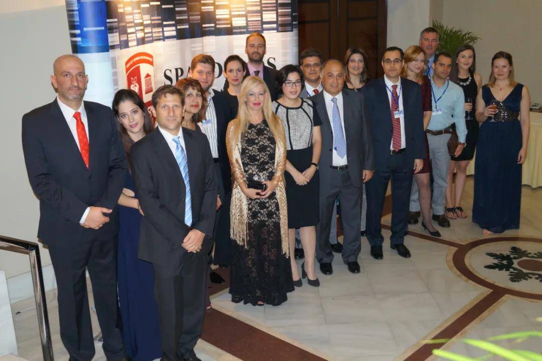 一年从中国大学赚走几千万希腊一家小出版社的暴利生意