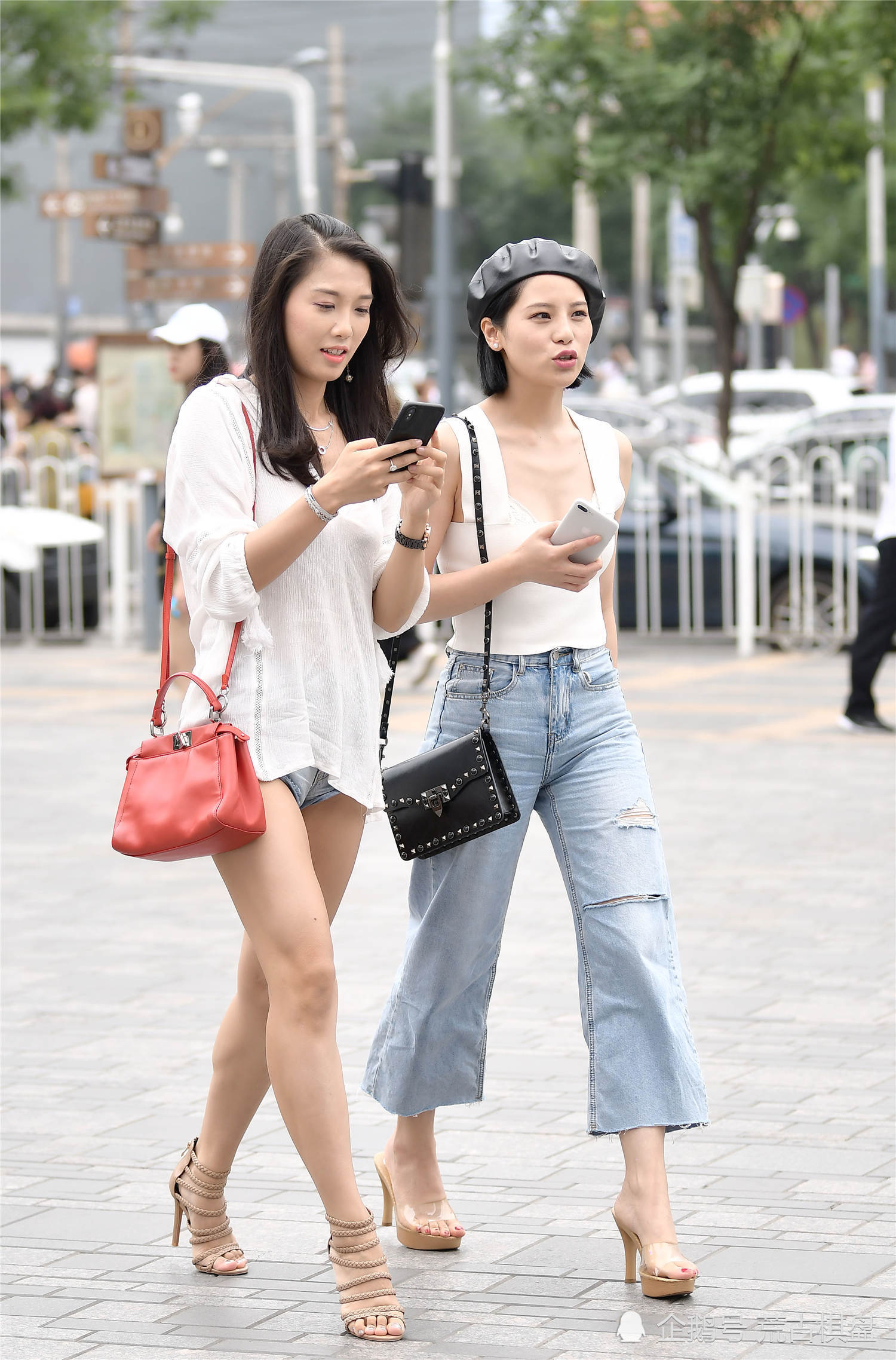 高跟鞋|和姐妹一起逛街，穿着高跟鞋，你会选择什么款式呢？
