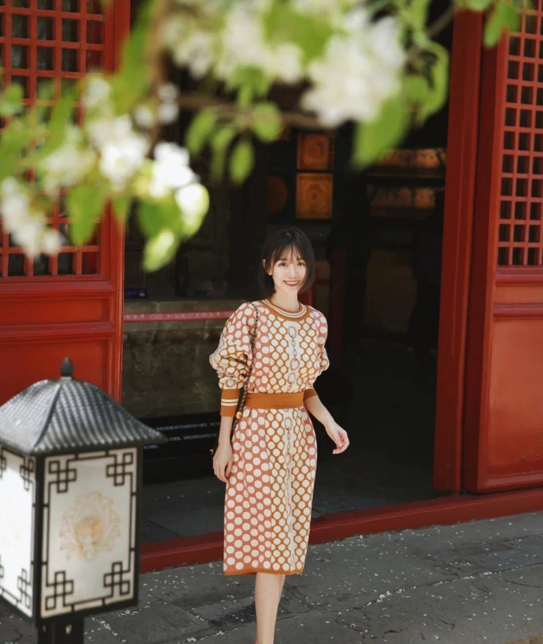 小个子|微胖女生想穿得精致优雅，要学会这3种“裙子穿搭”，真提气质