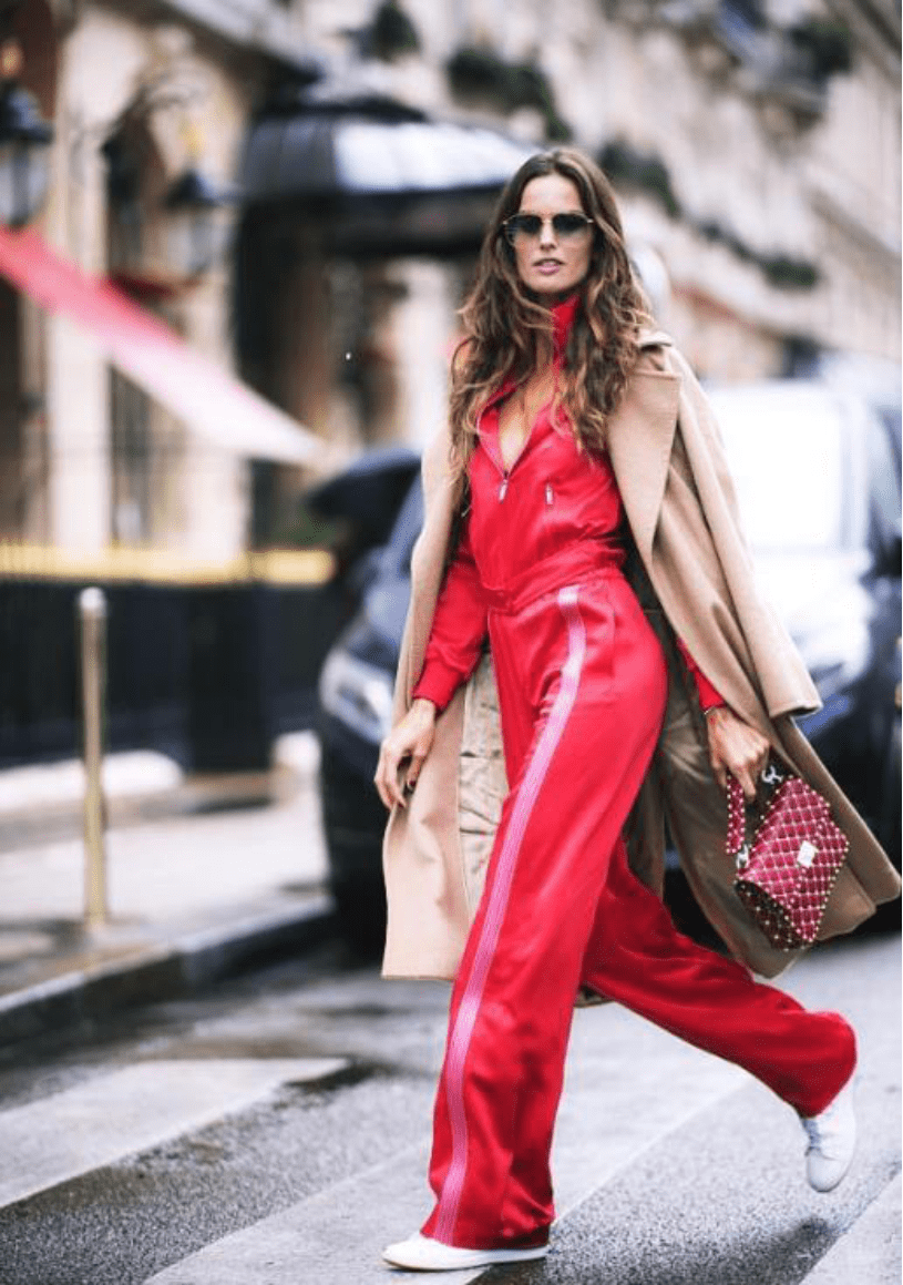 颜色|2021年入春流行“拖地裤+平底鞋”,简约舒适时髦,太好看了