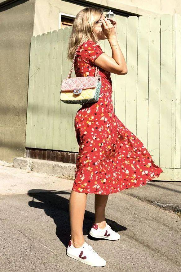 小白|“平底鞋+裙子”穿出女人最轻松,优雅的样子,巨时髦!