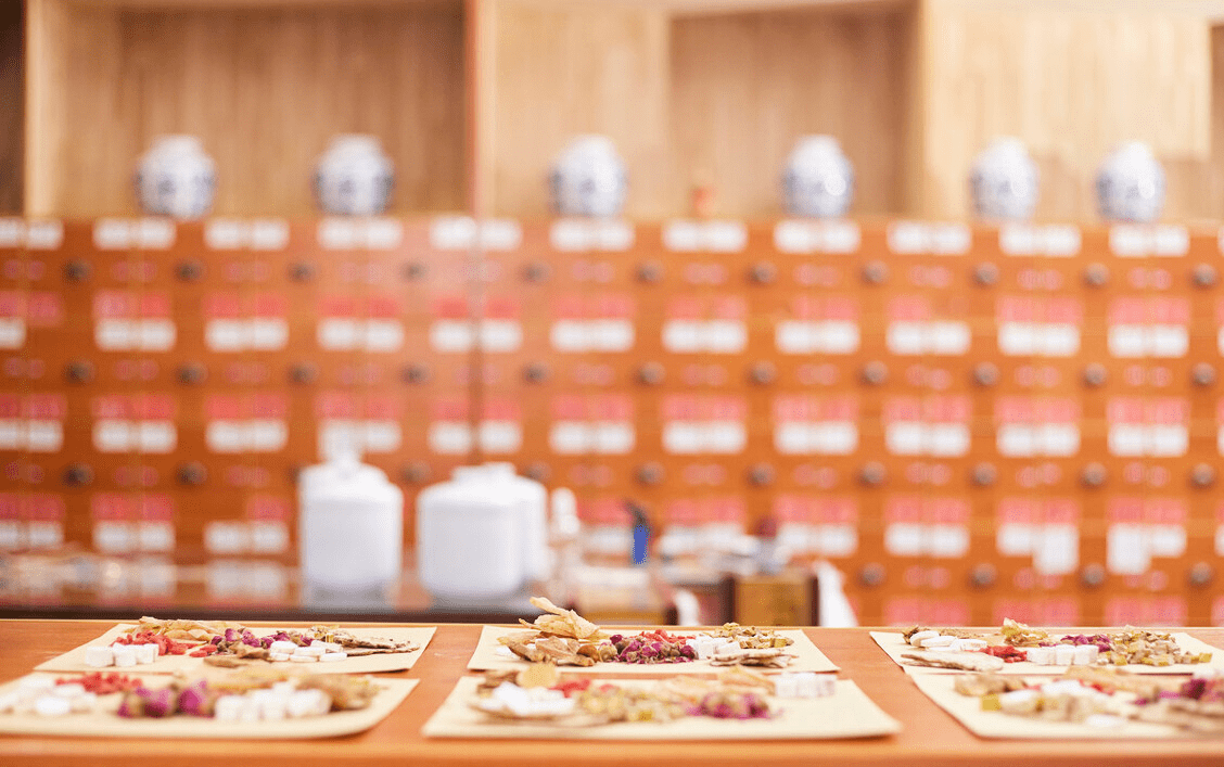 作用|天然药物一般无副作用？医生辟谣：这种中草药被禁用，有肾毒性