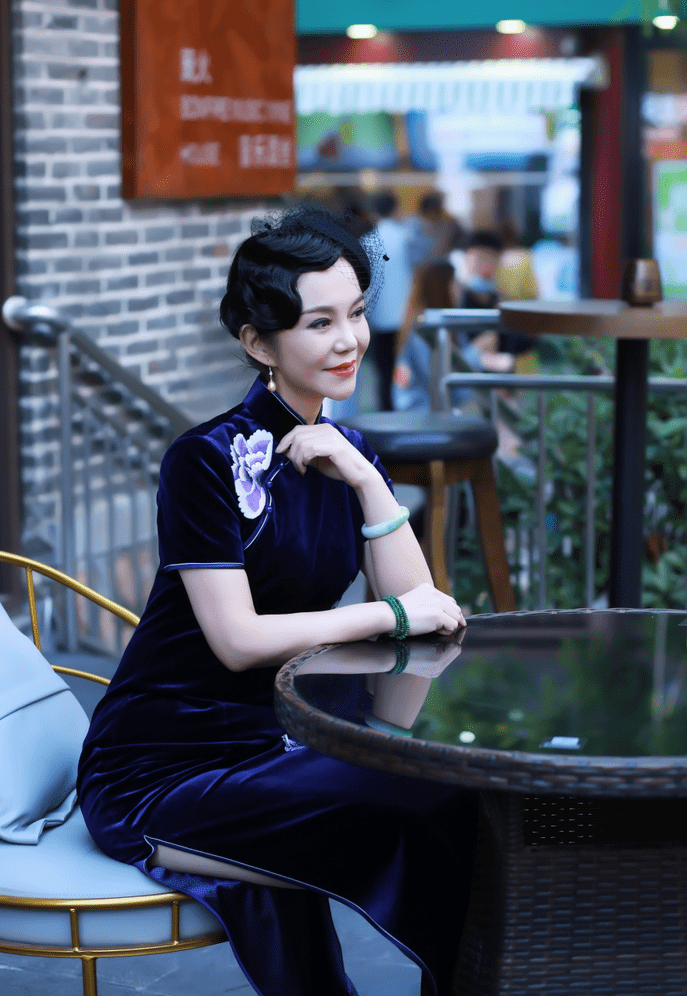 时间|金扣子： 旗袍女王金子姐岁月从不败美人