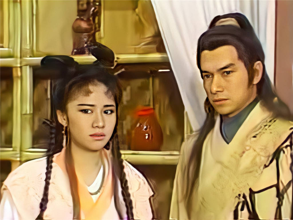 李青萝的手下要害段誉,又是被萧峰救下,并结拜为兄弟