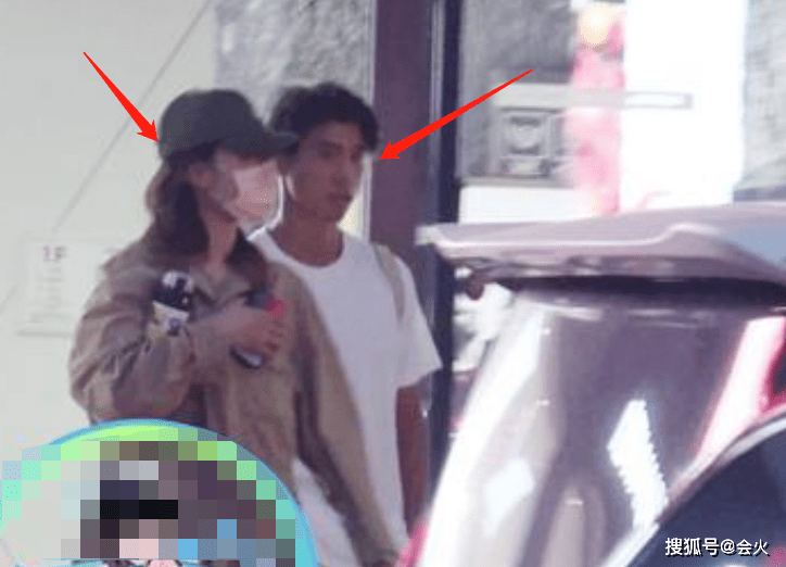 男子|白百何与男子吃饭被拍！裹外套手拿保温杯，一旁帅哥颜值高肌肉壮