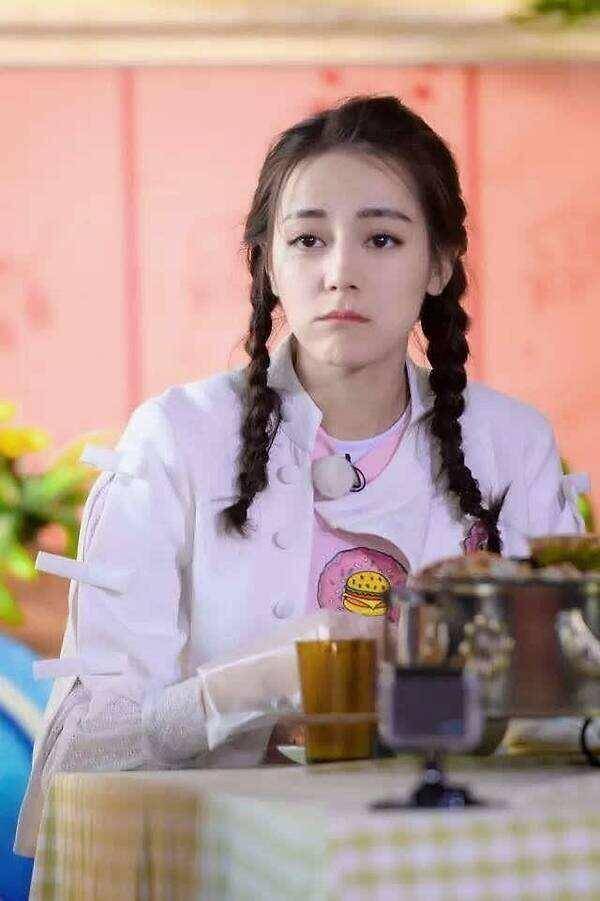 橡皮筋|很适合“扮嫩”的3种发型,女人到了30岁这样扎,精致又减龄