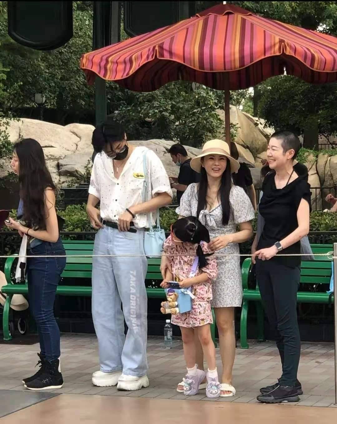 颜色|修了图伊能静就是少女，但偶遇本人脸上坑坑洼洼，那才是真实样！