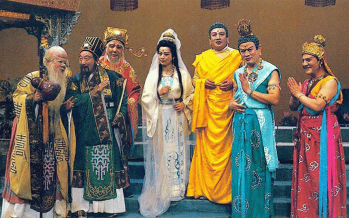 杨春霞|无法重拍的瞬间：唐僧搂着观音，如来穿军大衣，八戒骑黑毛驴