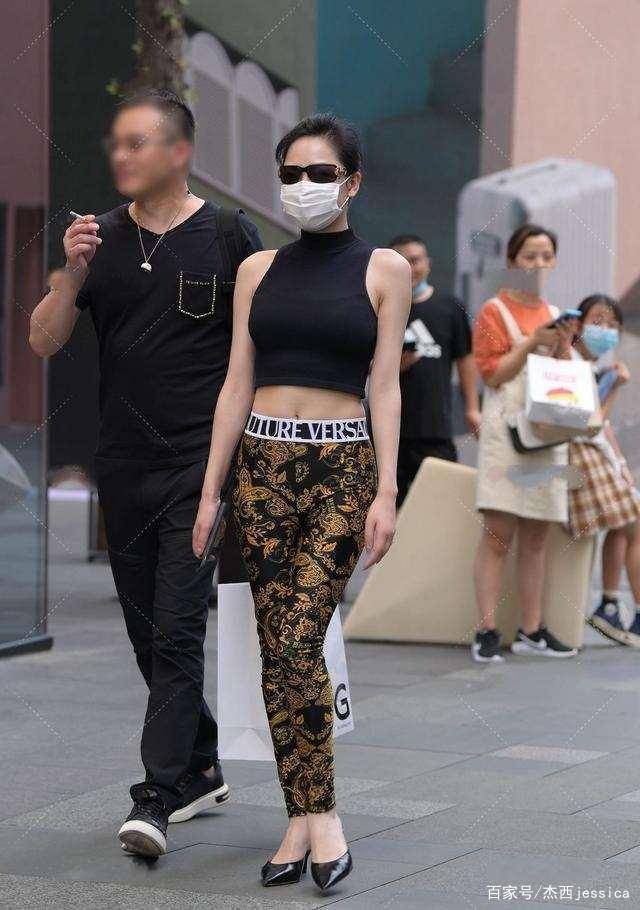 颜色|别具一格的打底裤穿着时尚舒适，分外展示时髦气质，休闲俏皮