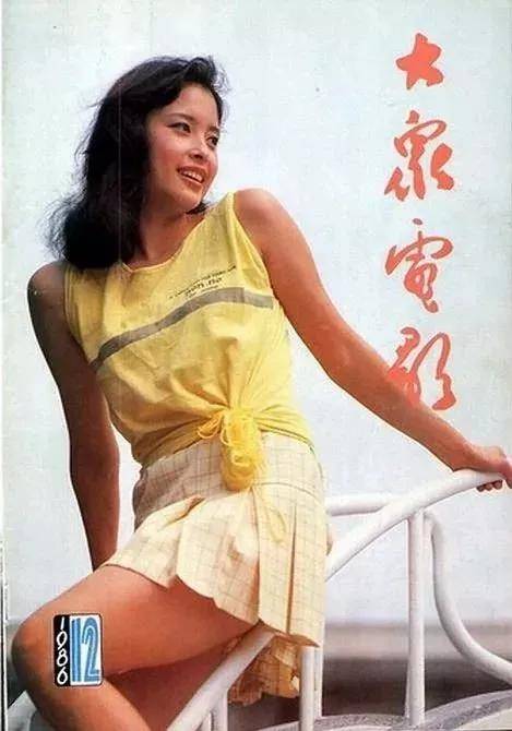 白女士|被称内娱95花颜霸的她，靠港风造型再次惊艳网友：太绝了！