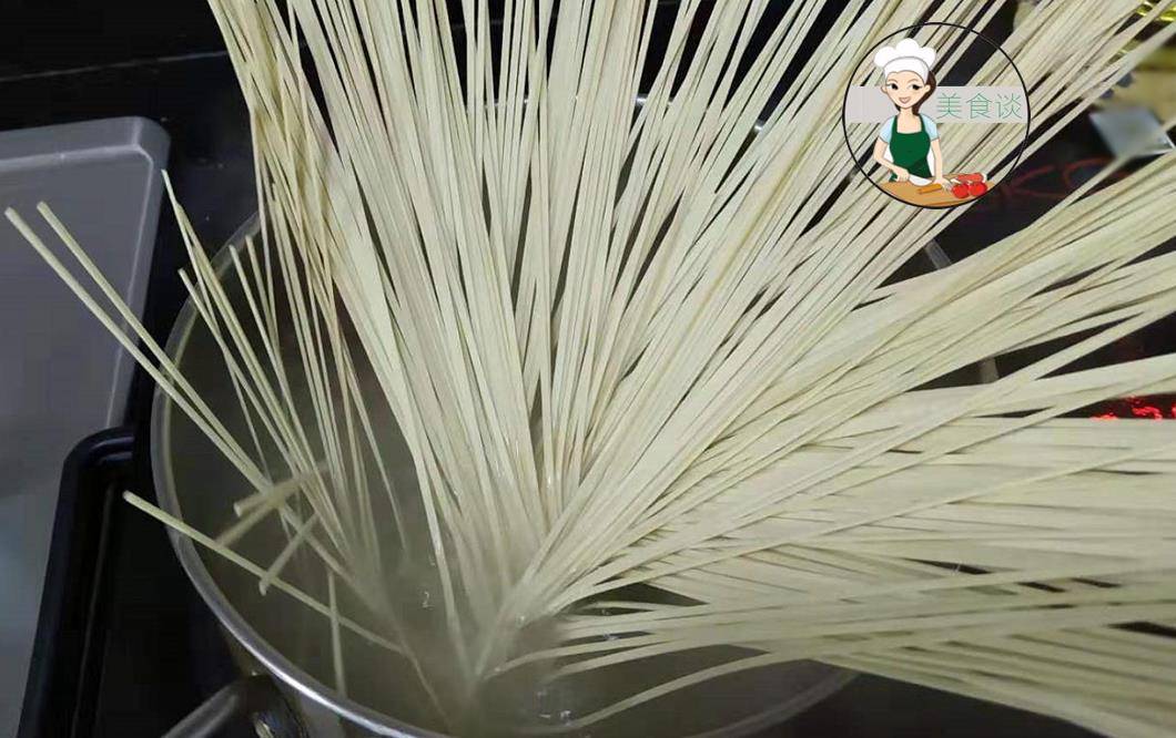 面汤|早餐我做了一碗早餐面,味鲜爽口,一煮一兑3分钟就上桌,吃嗨了