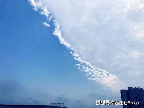 “阴阳天”出现在四川泸州！需要担心不？这会是极端天气的预兆吗