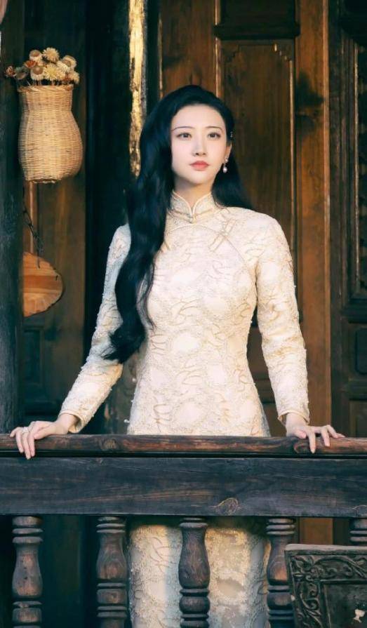身材|旗袍高跟鞋,最能展现女性美,千娇百媚,令人神往